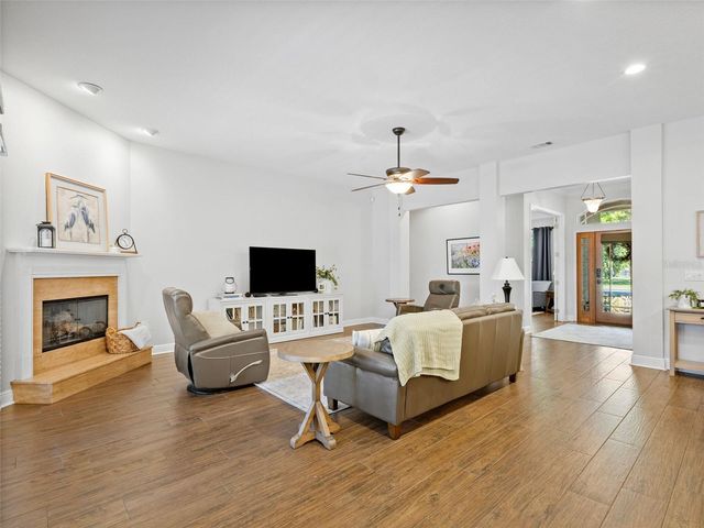 6107 KINGBIRD MANOR DRIVE, Lithia, FL 33547