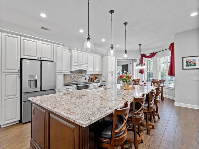 6107 KINGBIRD MANOR DRIVE, Lithia, FL 33547