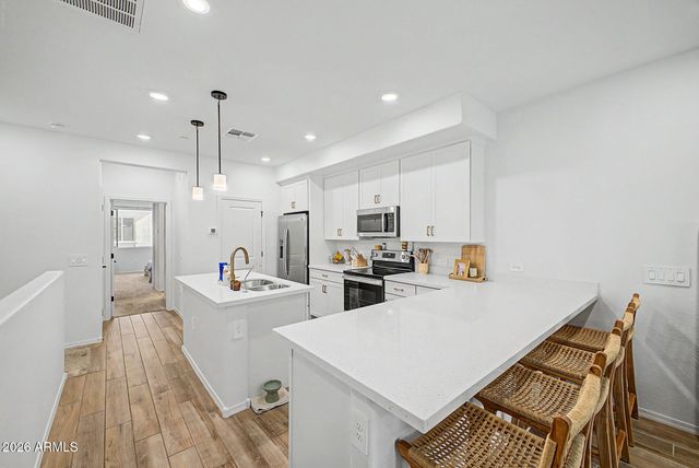 1821 E BERNIE Lane 103, Gilbert, AZ 85295
