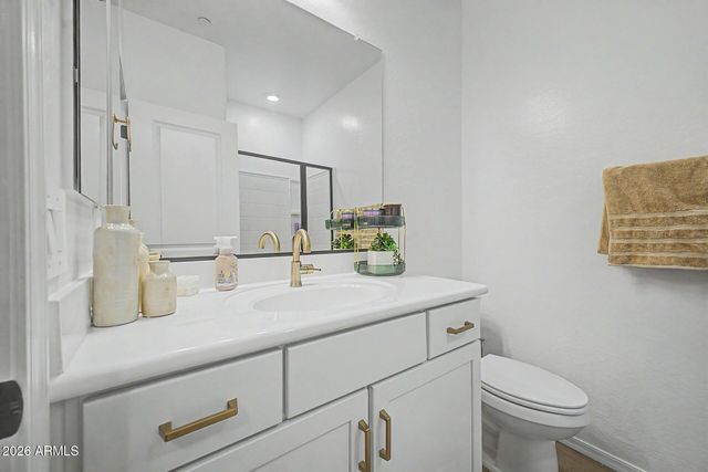 1821 E BERNIE Lane 103, Gilbert, AZ 85295