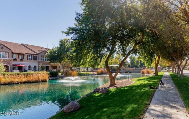 1821 E BERNIE Lane 103, Gilbert, AZ 85295