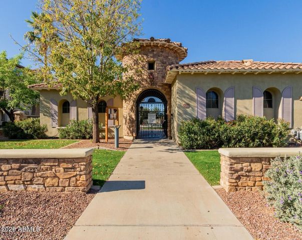1821 E BERNIE Lane 103, Gilbert, AZ 85295