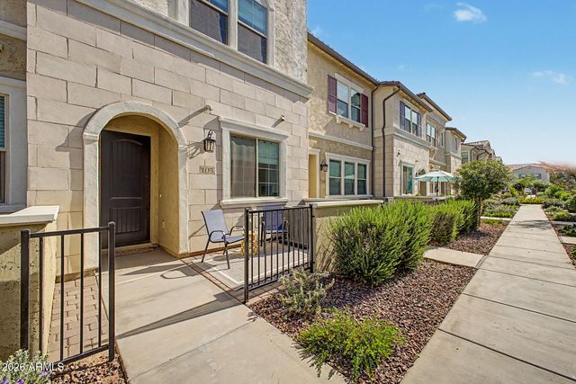 1821 E BERNIE Lane 103, Gilbert, AZ 85295