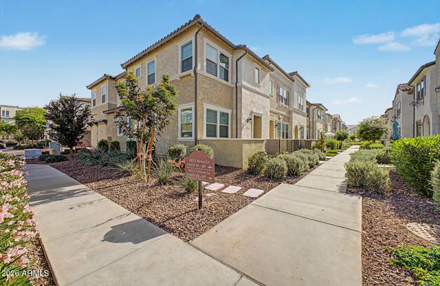 1821 E BERNIE Lane 103, Gilbert, AZ 85295