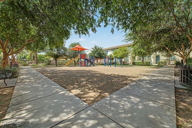 1821 E BERNIE Lane 103, Gilbert, AZ 85295