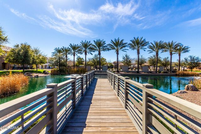 1821 E BERNIE Lane 103, Gilbert, AZ 85295