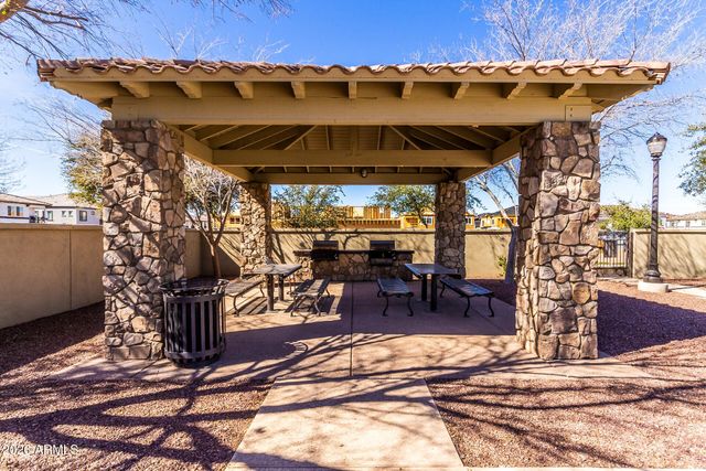 1821 E BERNIE Lane 103, Gilbert, AZ 85295