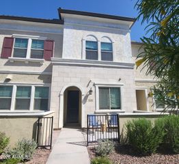 1821 E BERNIE Lane 103, Gilbert, AZ 85295