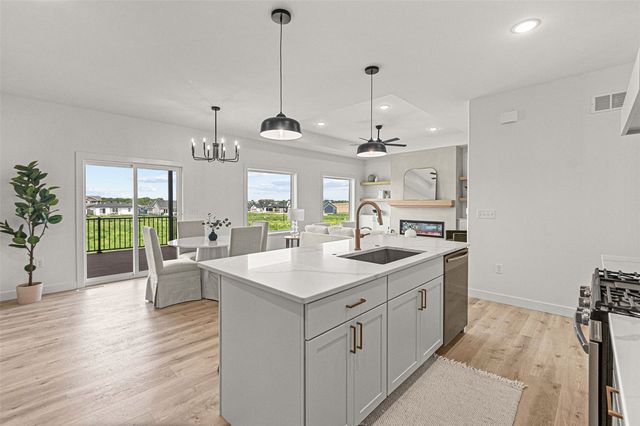 801 Crestview Drive, Solon, IA 52333