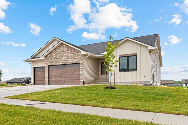 801 Crestview Drive, Solon, IA 52333