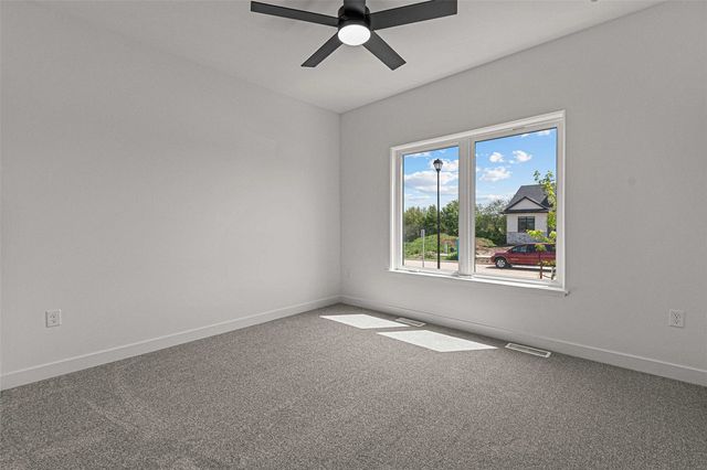 801 Crestview Drive, Solon, IA 52333