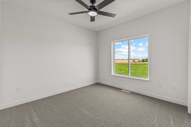 801 Crestview Drive, Solon, IA 52333