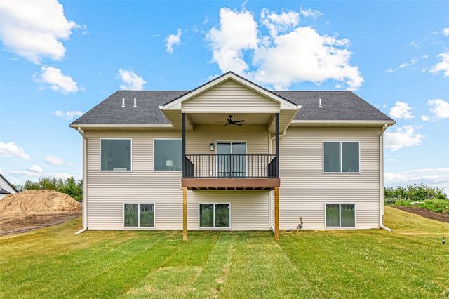 801 Crestview Drive, Solon, IA 52333