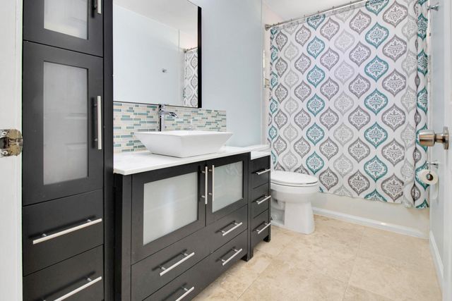 1948 NW 130th Avenue, Pembroke Pines, FL 33028