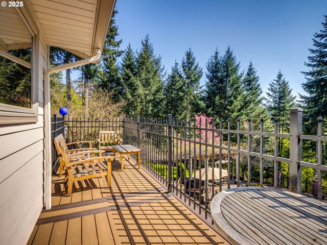 12720 S CARUS Rd, Oregon City, OR 97045