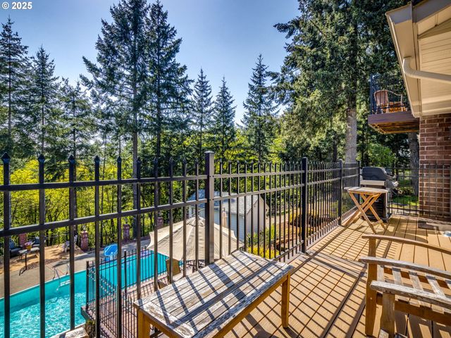 12720 S CARUS Rd, Oregon City, OR 97045