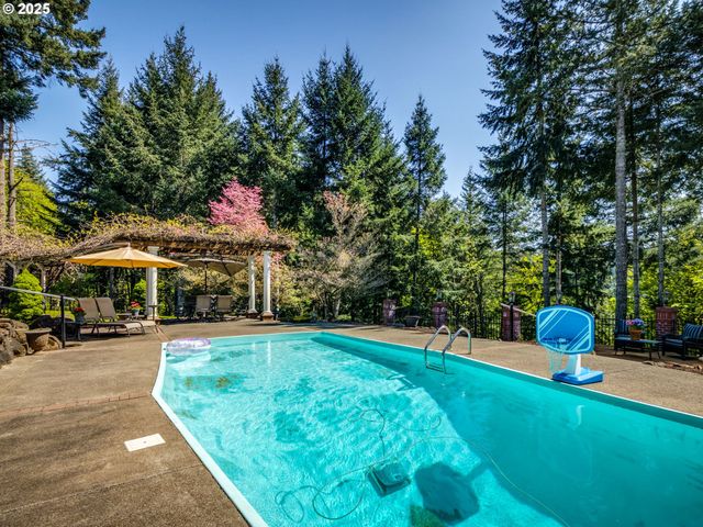 12720 S CARUS Rd, Oregon City, OR 97045