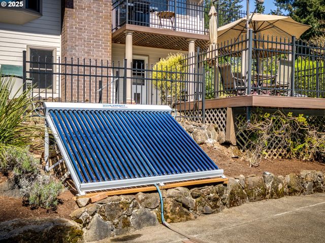 12720 S CARUS Rd, Oregon City, OR 97045