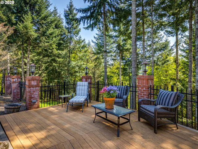 12720 S CARUS Rd, Oregon City, OR 97045