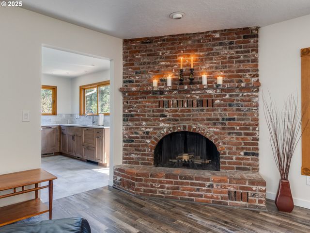 12720 S CARUS Rd, Oregon City, OR 97045