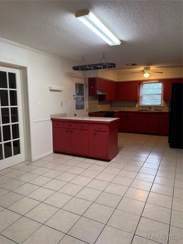 3608 Merrifield Drive, Valley Grande, AL 36703