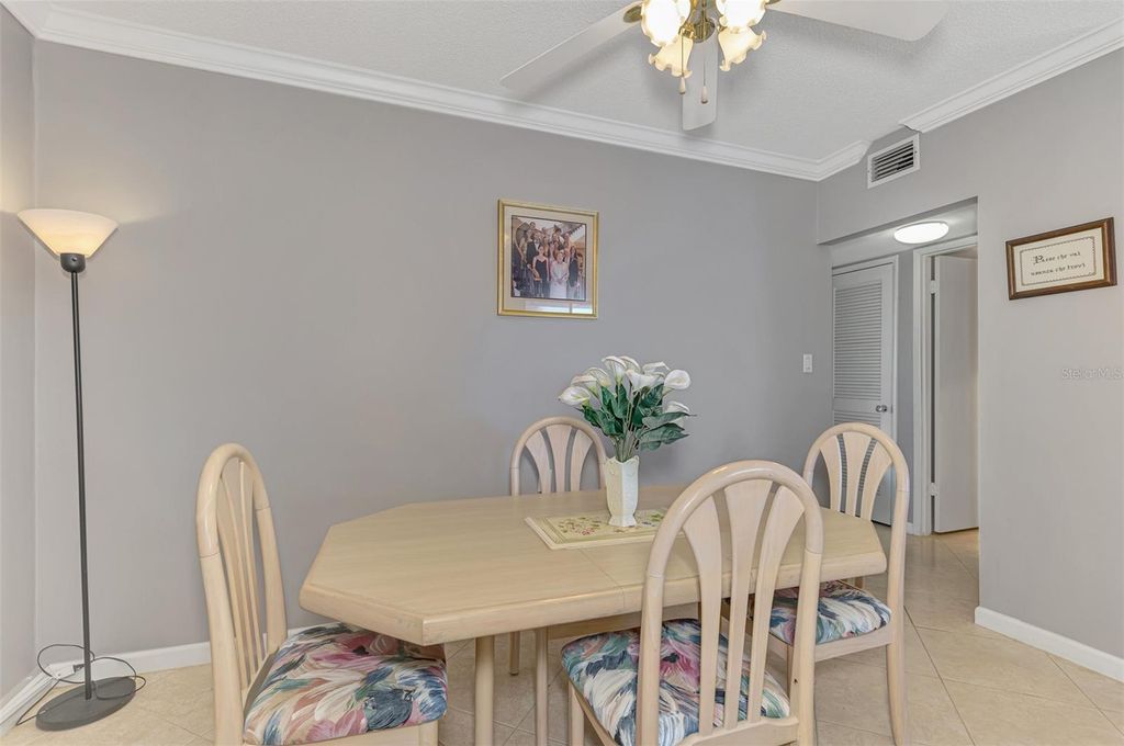 Image 17 of property listing at 763 JOHN RINGLING BOULEVARD 34, Sarasota, FL 34236