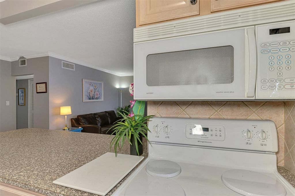 Image 25 of property listing at 763 JOHN RINGLING BOULEVARD 34, Sarasota, FL 34236