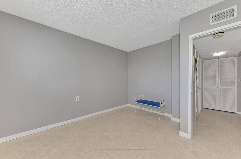 Image 33 of property listing at 763 JOHN RINGLING BOULEVARD 34, Sarasota, FL 34236