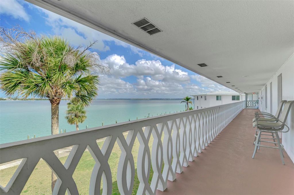 Image 35 of property listing at 763 JOHN RINGLING BOULEVARD 34, Sarasota, FL 34236