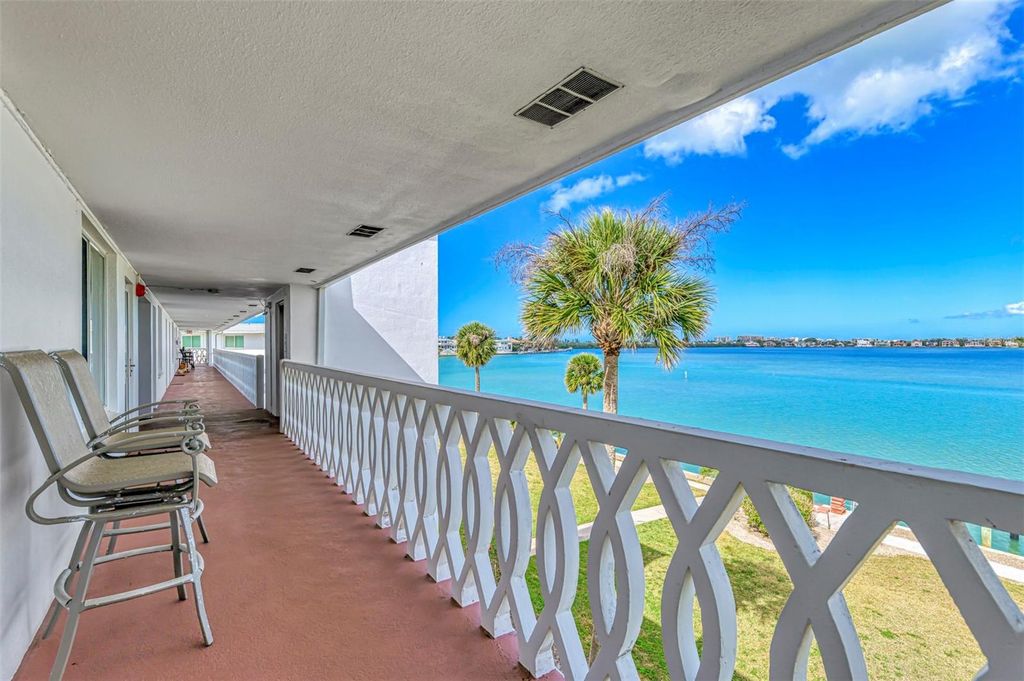 Image 37 of property listing at 763 JOHN RINGLING BOULEVARD 34, Sarasota, FL 34236