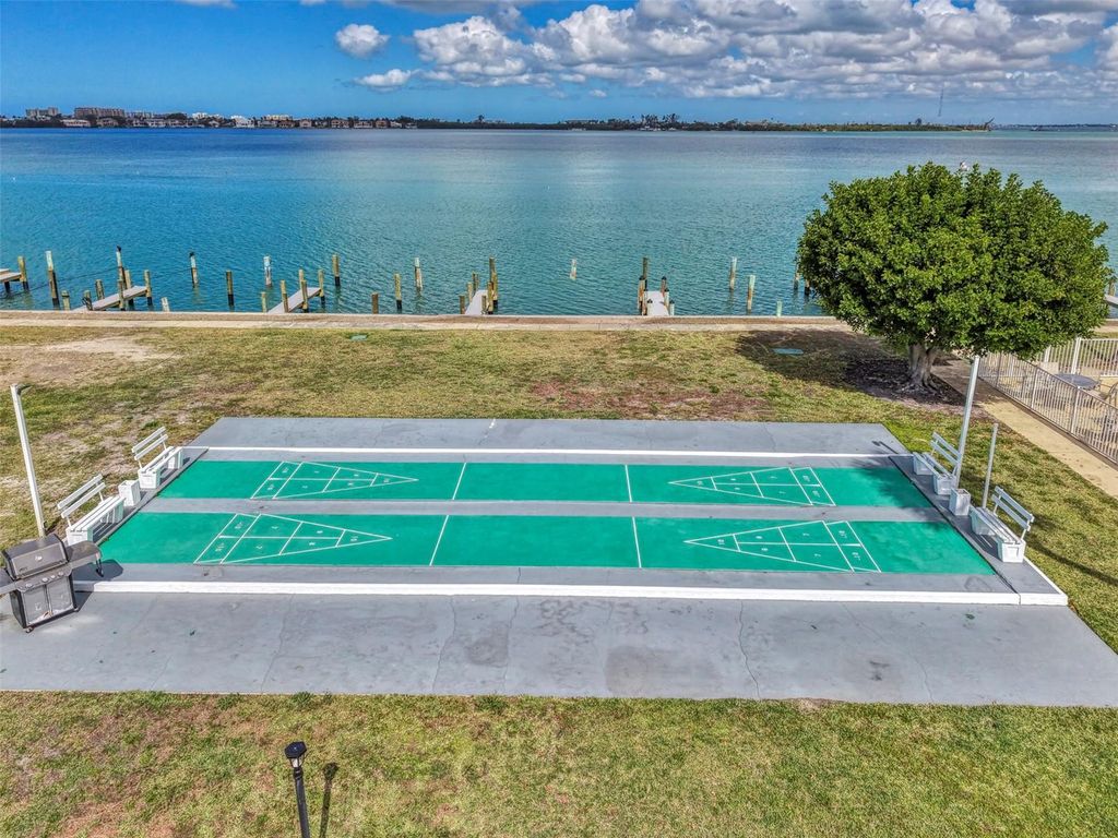 Image 54 of property listing at 763 JOHN RINGLING BOULEVARD 34, Sarasota, FL 34236