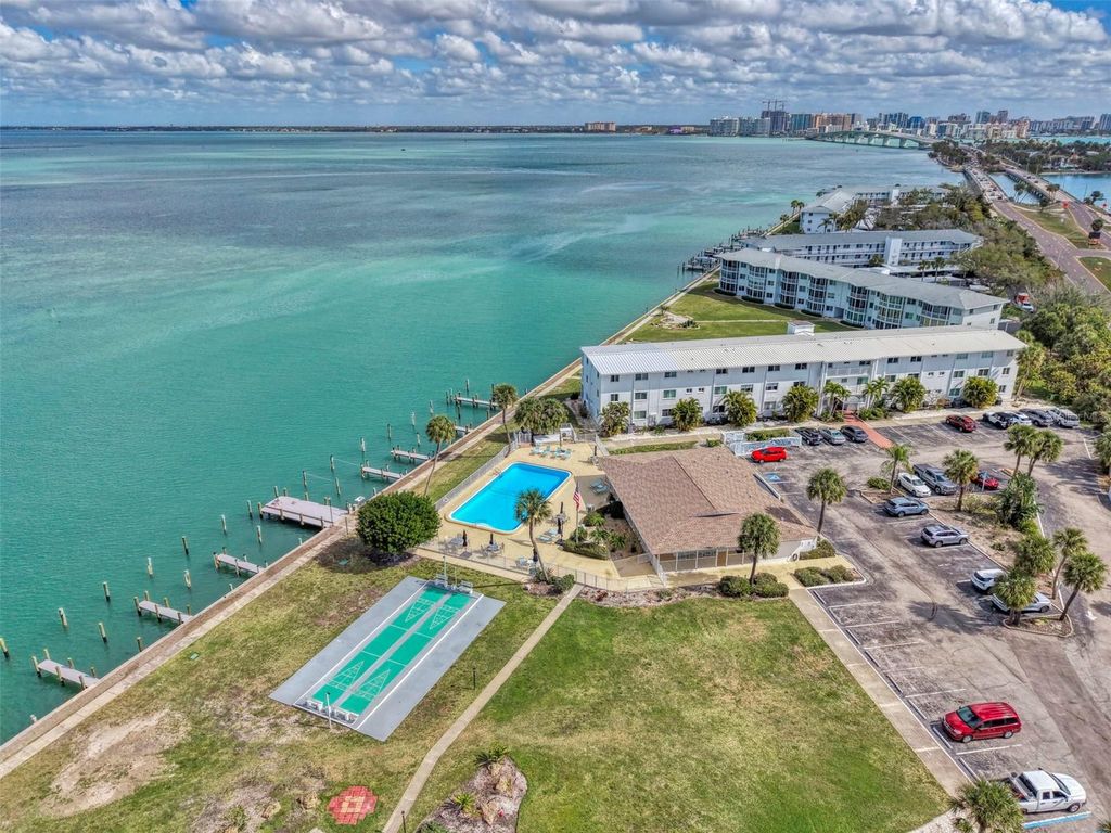 Image 55 of property listing at 763 JOHN RINGLING BOULEVARD 34, Sarasota, FL 34236