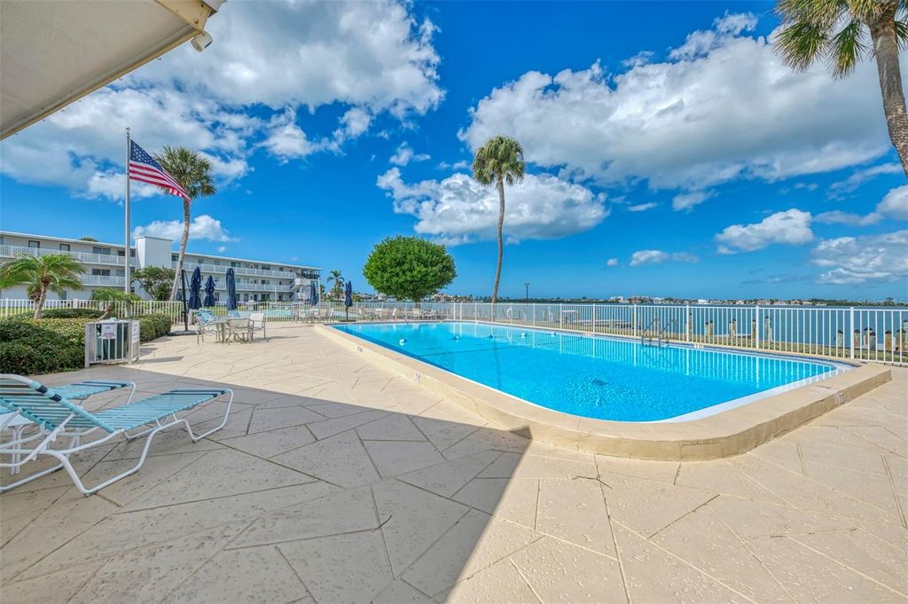 Image 57 of property listing at 763 JOHN RINGLING BOULEVARD 34, Sarasota, FL 34236