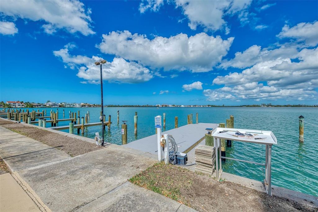 Image 58 of property listing at 763 JOHN RINGLING BOULEVARD 34, Sarasota, FL 34236