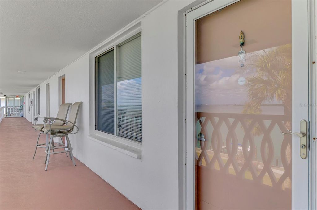 Image 7 of property listing at 763 JOHN RINGLING BOULEVARD 34, Sarasota, FL 34236