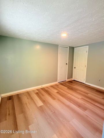 13900 S Lyons Ave, Louisville, KY 40272