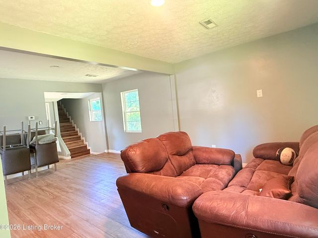 13900 S Lyons Ave, Louisville, KY 40272