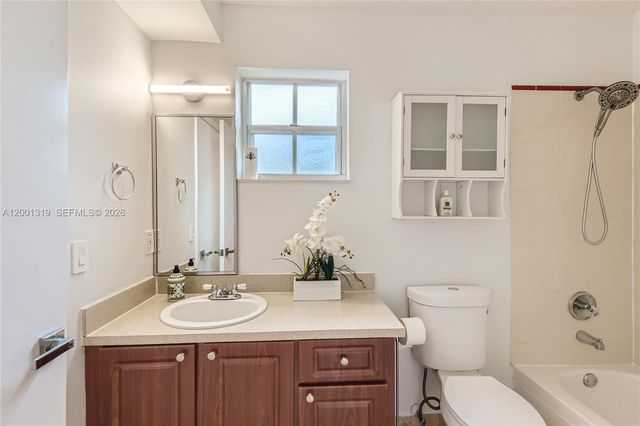 29 Santillane Ave 2, Coral Gables, FL 33134