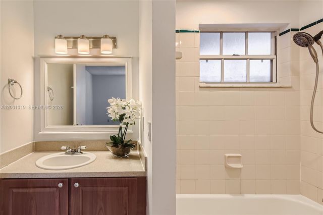 29 Santillane Ave 2, Coral Gables, FL 33134