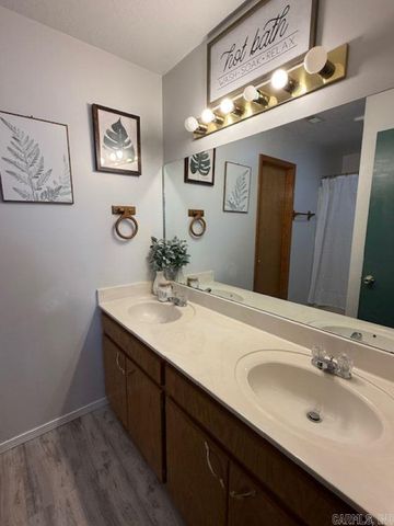 26 Riverview Rd, Southside, AR 72501