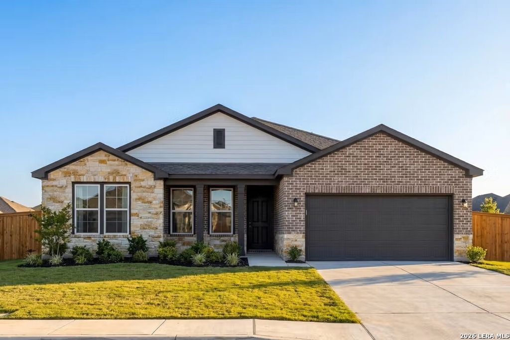 338 Lily Pass, Castroville, TX 78009