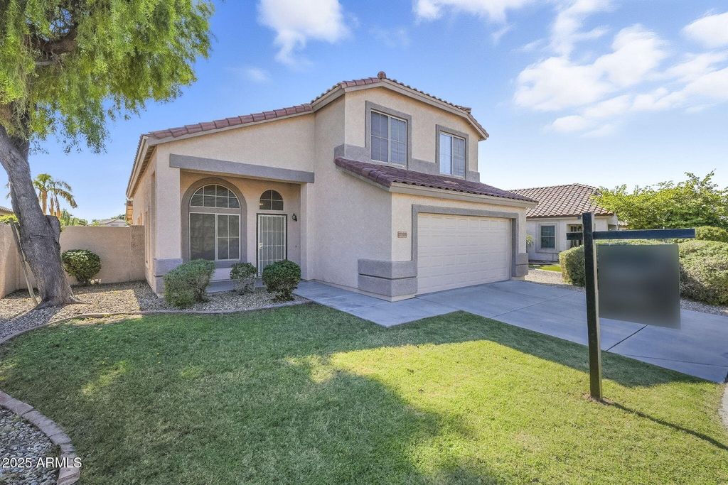 Image 1 of property listing at 7193 W MOHAWK Lane, Glendale, AZ 85308