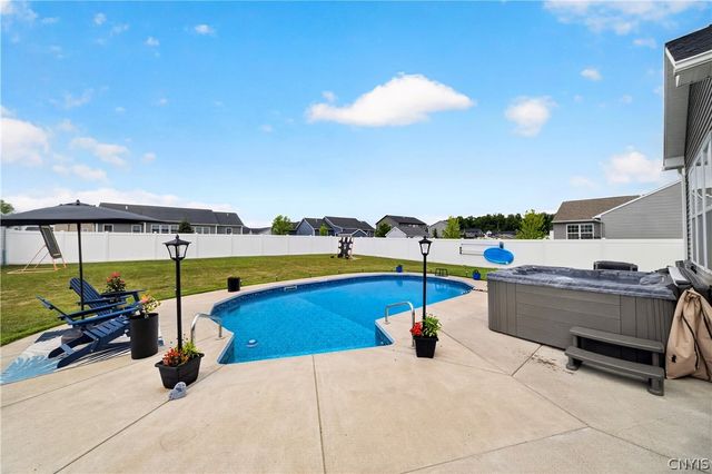 4815 Lepinske Farm Place, Clay, NY 13041