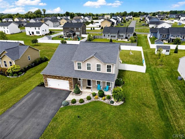 4815 Lepinske Farm Place, Clay, NY 13041