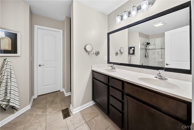 4815 Lepinske Farm Place, Clay, NY 13041