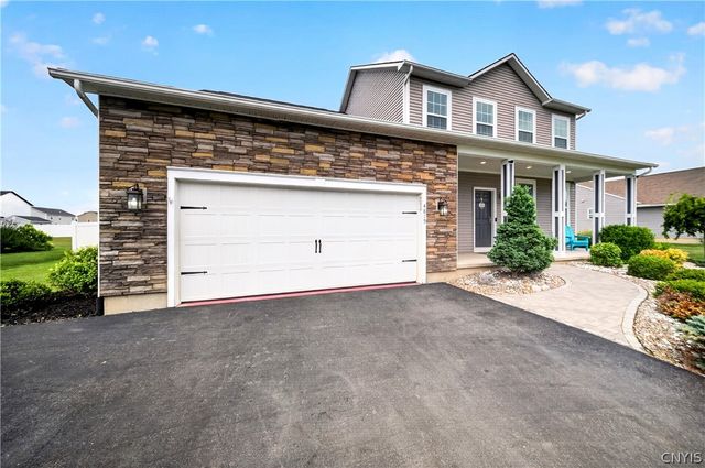 4815 Lepinske Farm Place, Clay, NY 13041