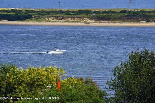 52 Navesink Avenue, Highlands, NJ 07732