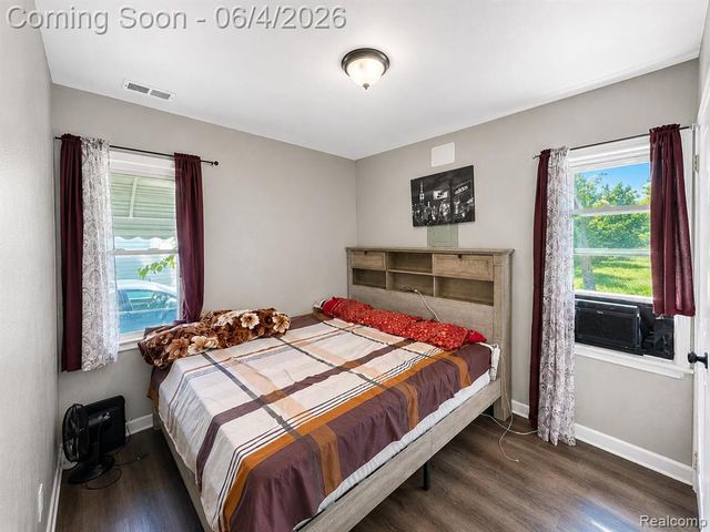 24895 Marigold Avenue, Warren, MI 48089