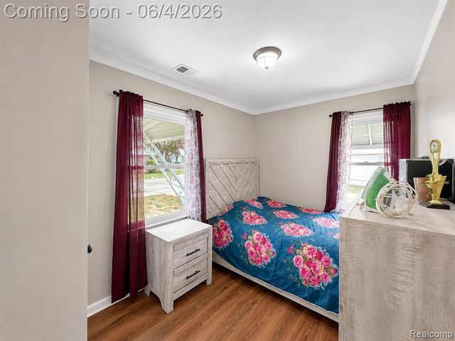 24895 Marigold Avenue, Warren, MI 48089