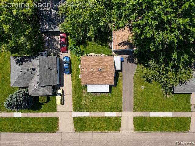 24895 Marigold Avenue, Warren, MI 48089